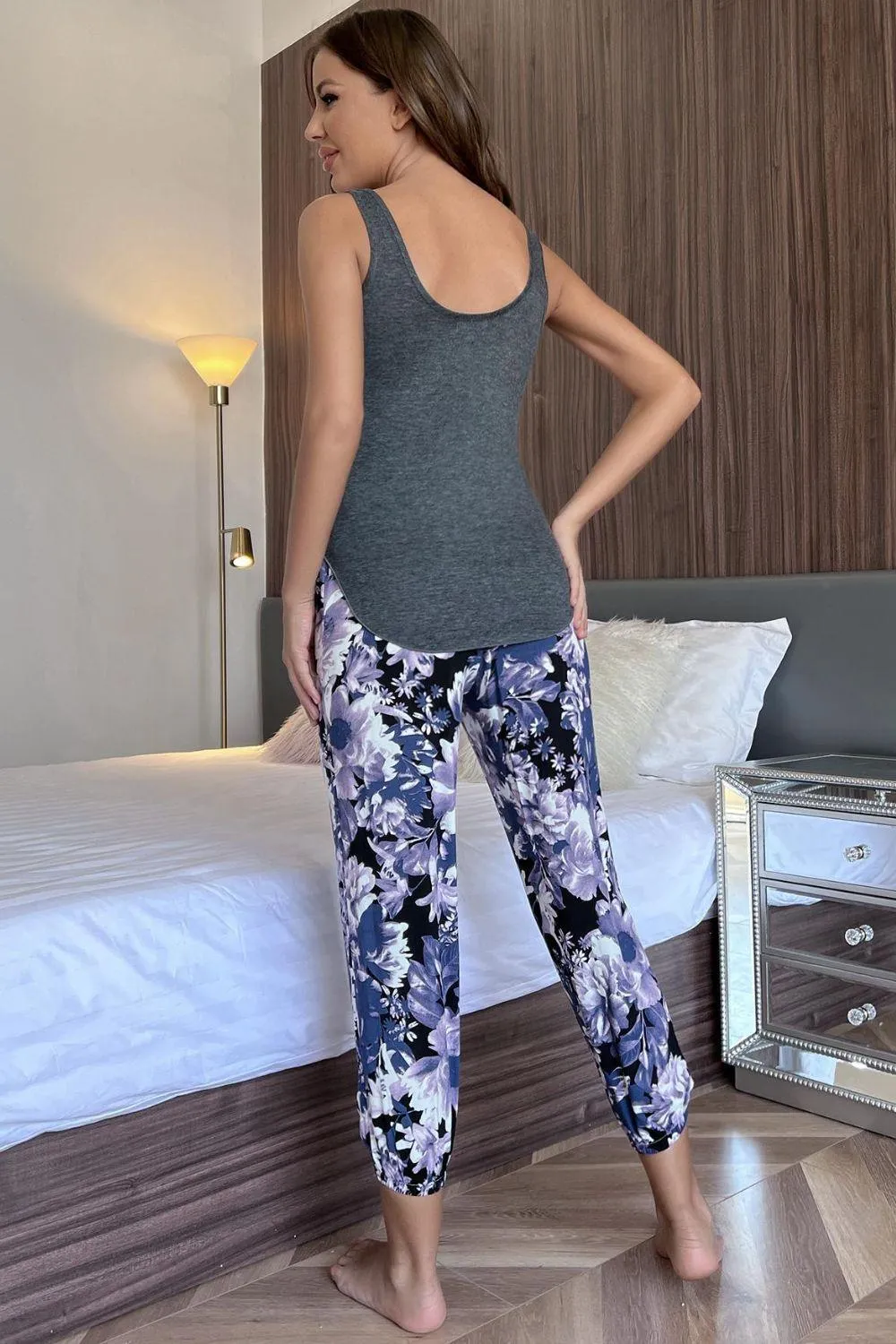 Chic Floral Lounge Ensemble with Sleeveless Top and Cropped Pants