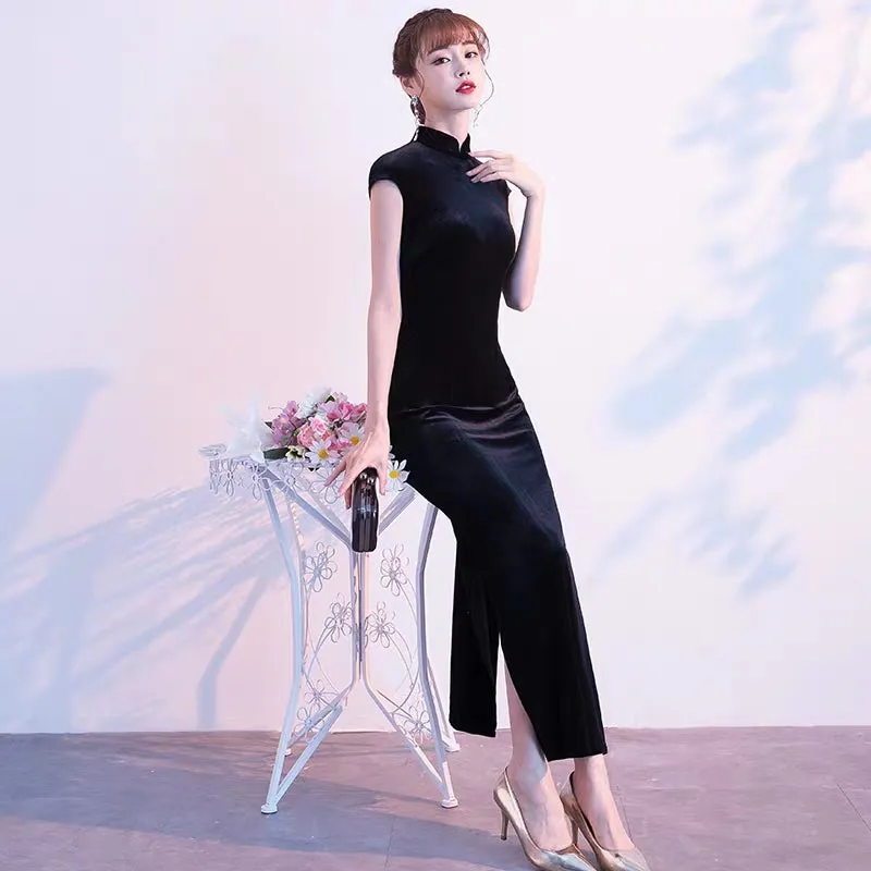 Gold velvet modified version cheongsam 2019 autumn young girl temperament elegant long Chinese style banquet dress