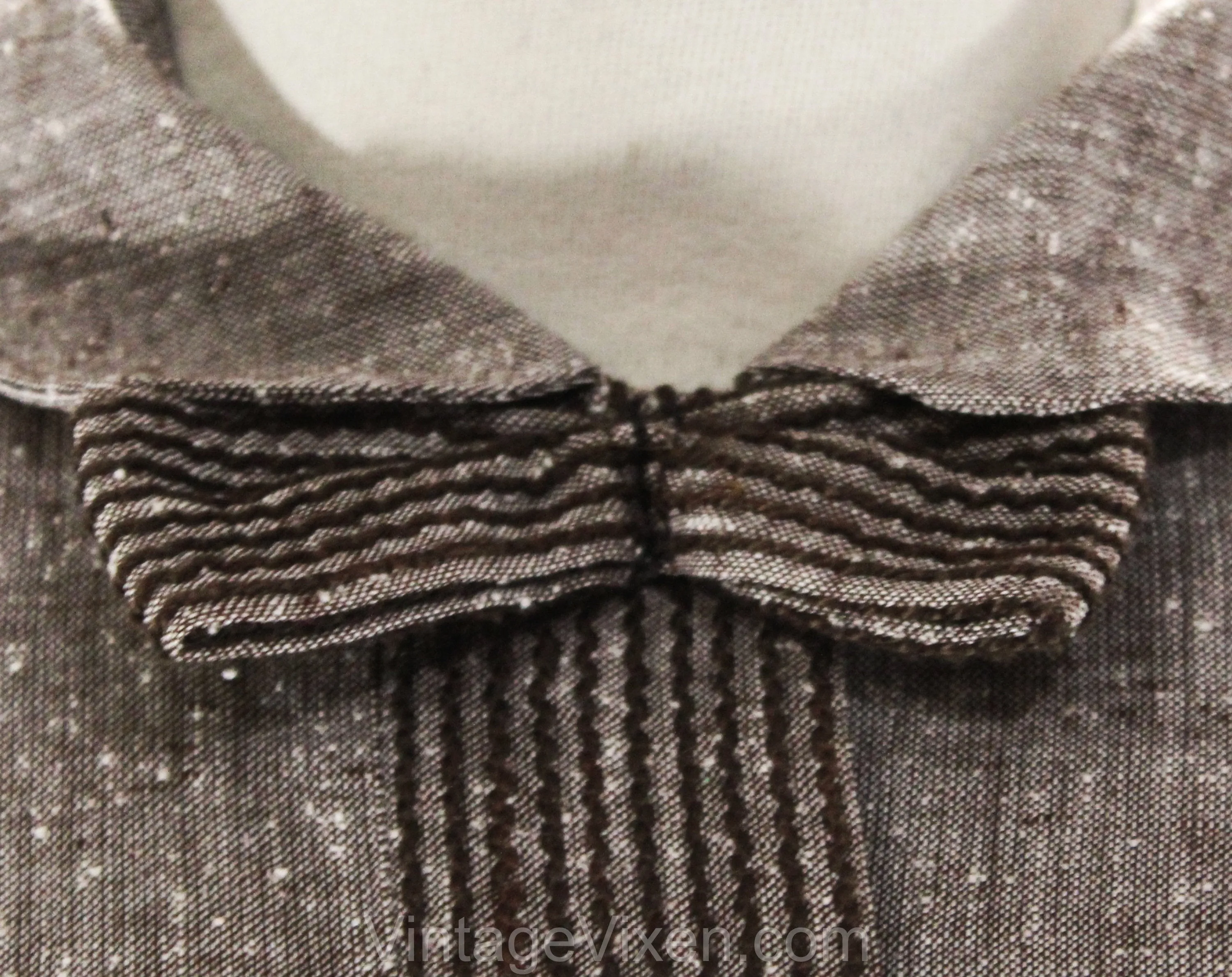 Size 8 1950s Secretary Dress - Short Sleeved 50s Brown Fleck Cottony Fitted Sheath - Peter Pan Collar & Bow - Original Belt - Waist 29.5
